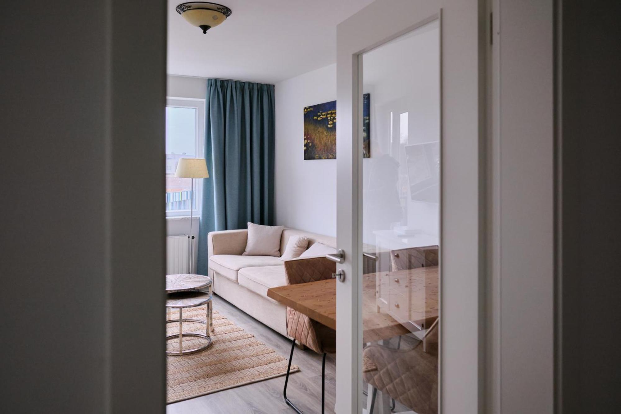 H24 Factory Apartment *