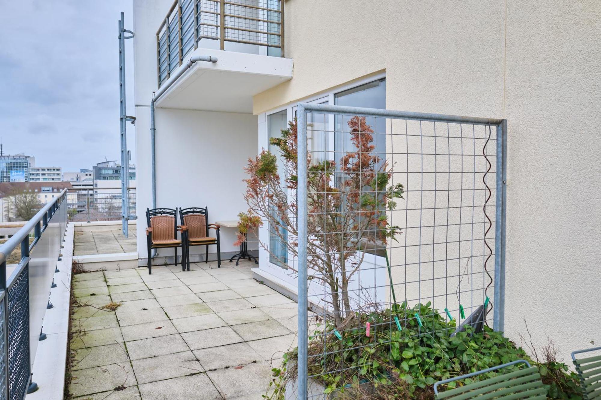 H24 Factory Apartment